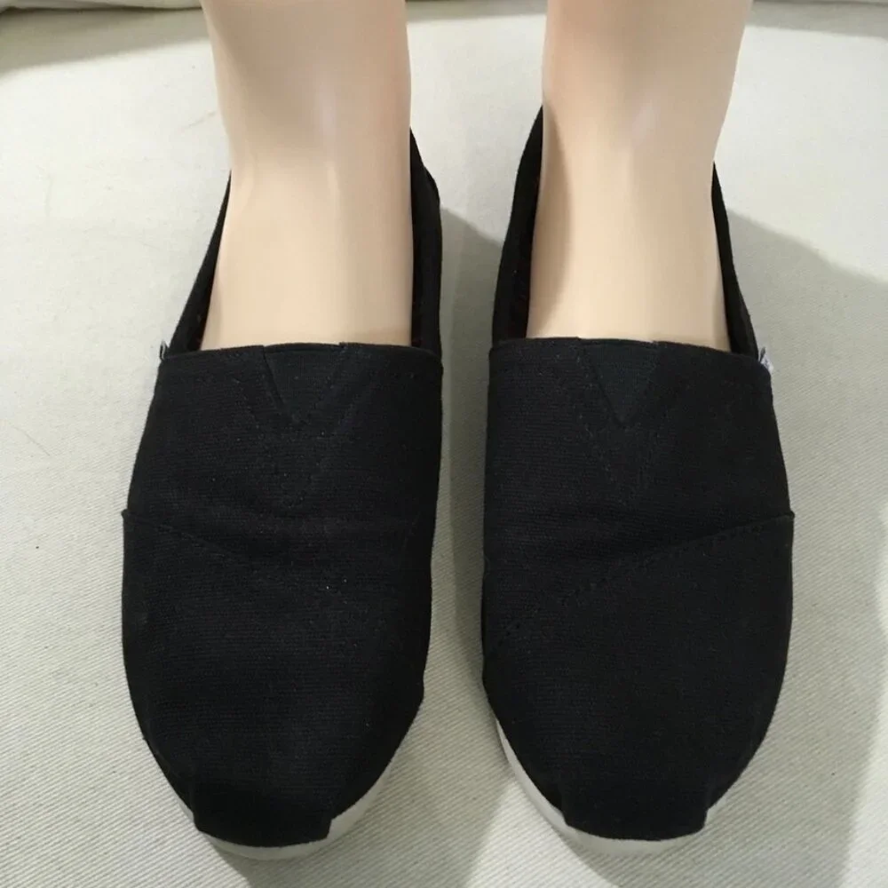 TOMS Classic Black Canvas Slip-On Shoe - Picture 3 of 8